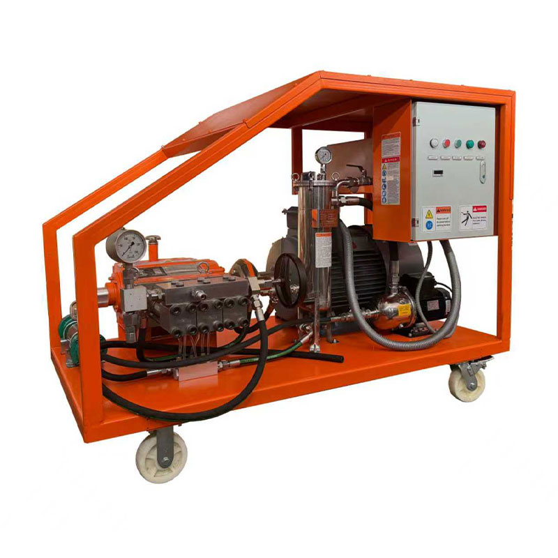 Hogedruk waterstraalmachine voor het reinigen van wegen en oppervlakken